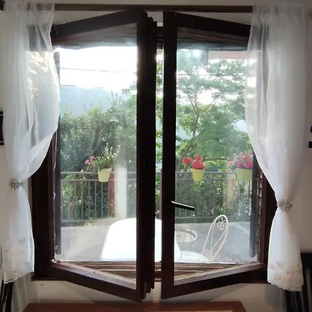 Affittacamere Dora House *